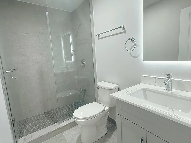248 Fairglen Ave — Photo 10