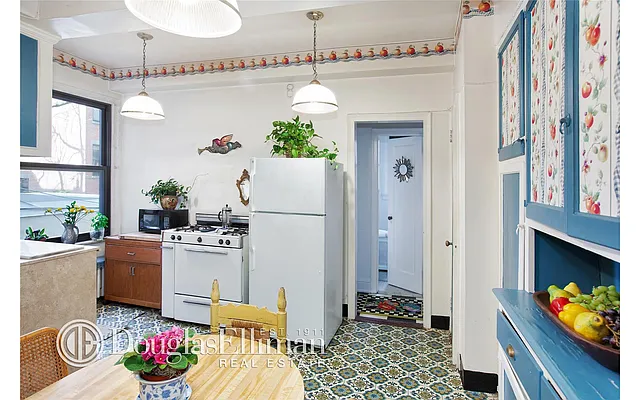 Sold by Douglas Elliman | media 27