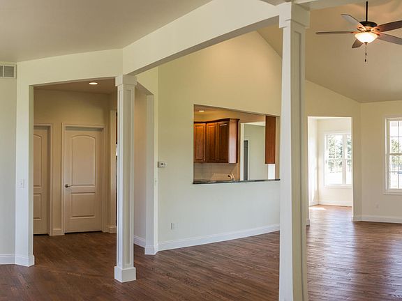 2nd image of 2893 Jasmine St