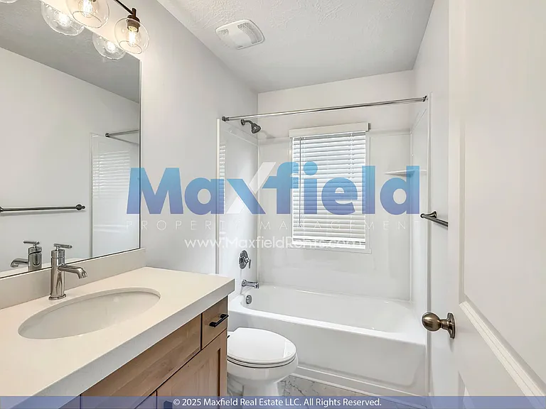 1376 Meadow Ln — Photo 15