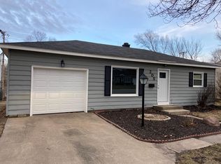205 6th Ave, Hiawatha, IA