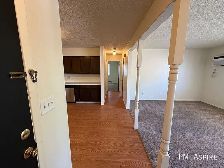 1329 Vivian St #202 — Photo 3