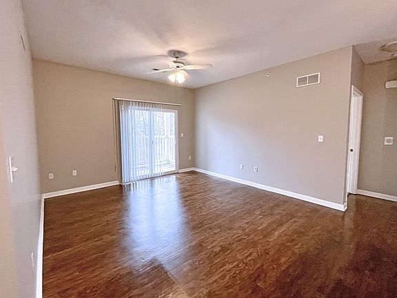 3rd image of 3735 Round Hill Rd #3723-3