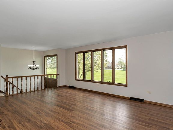 5th image of 15407 Aster St #83