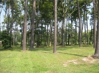 137 Heron Pointe Dr, Cape Charles, VA 23310
