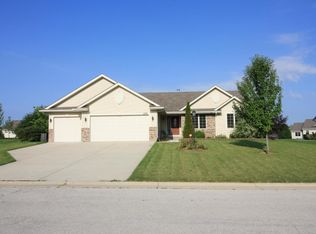 1936 Spring Meadow Ln, Racine, WI 53406