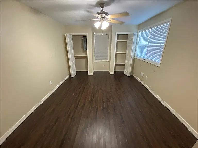 5621 Burton Ln — Photo 11