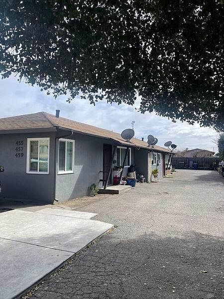 1st image of 455 Juana Ave
