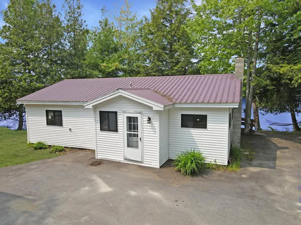 218 Hay Road, Hudson, ME 04449