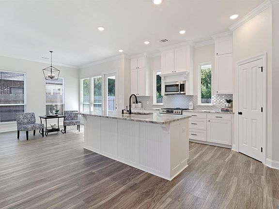 4th image of 2959 Louis Marie Ave