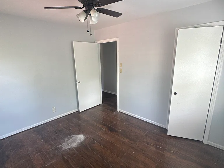 1006 Mitchell St — Photo 11