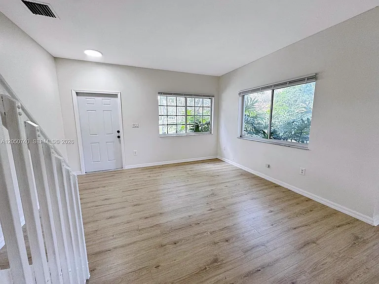10341 SW 18th St — Photo 8