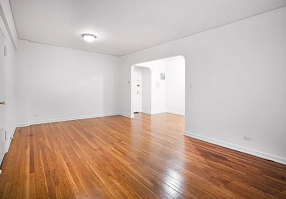 2nd image of 55 W 92nd St APT 6C