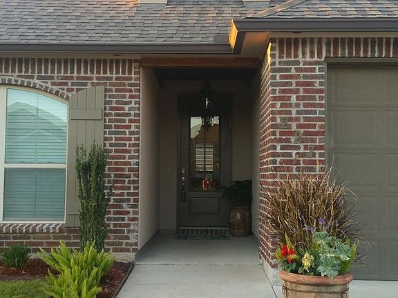 3rd image of 227 Forest Grove Dr