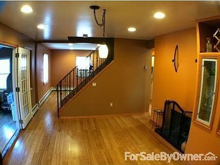 Dining Room + Florida Room
						:
						Beautiful wall-to-wall Bamboo floors throughout. Recessed lighting!