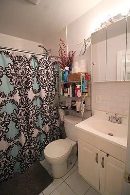 Rented by Uptown Flats LLC | media 39