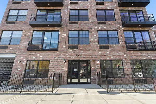 Rented by Compass | media 27