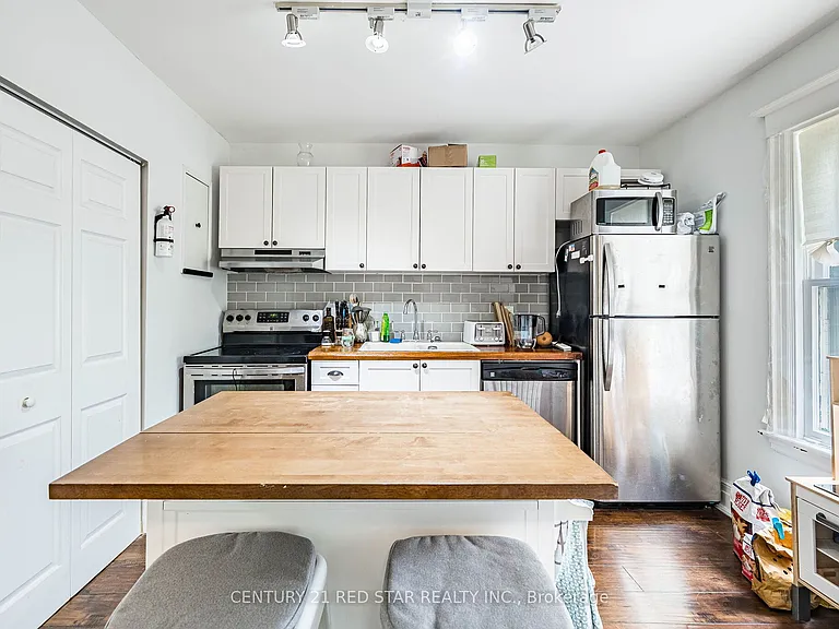 144 Bold St #UPPER — Photo 13