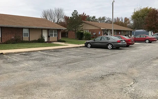 Virginia Manor — Photo 3