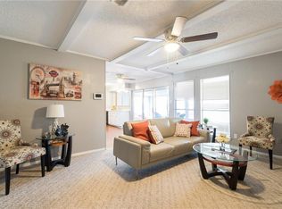 106 W Cunningham St, Bonham, TX 75418