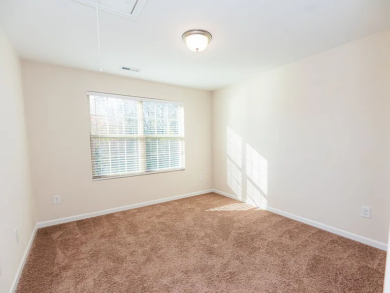 2015 Ram Rd — Photo 15