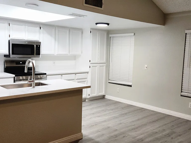 774 E Morningside Dr — Photo 11