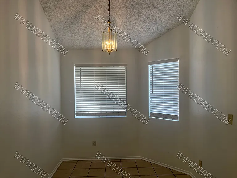 1628 Cactus Dr — Photo 4