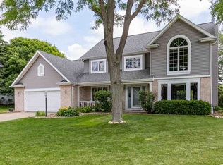 3126 N Country Run Dr, Appleton, WI 54914