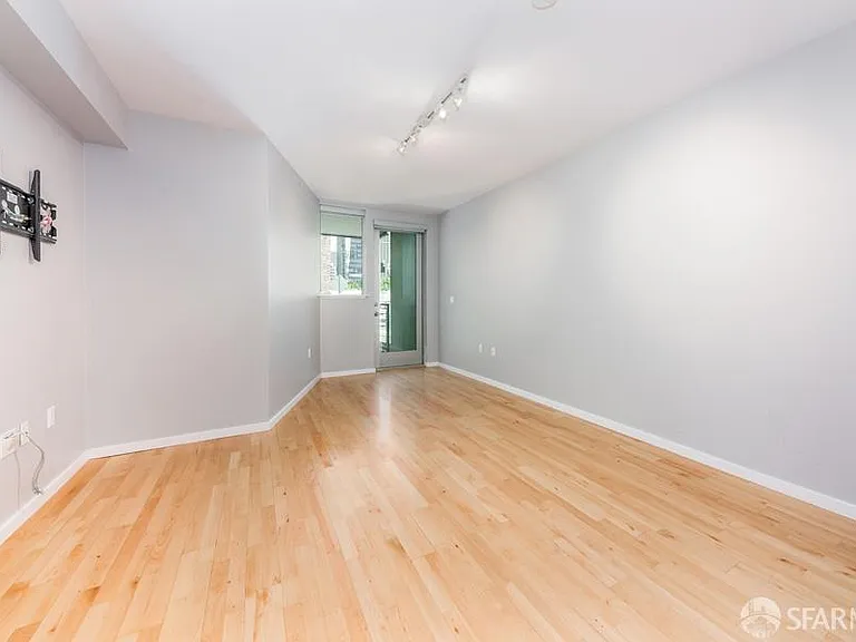 69 Clementina St #401 — Photo 13