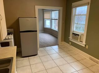 3827 S 48th St APT 3, Lincoln, NE 68506