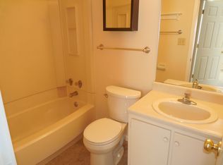 2814 N Heatherlea Dr, Indianapolis, IN