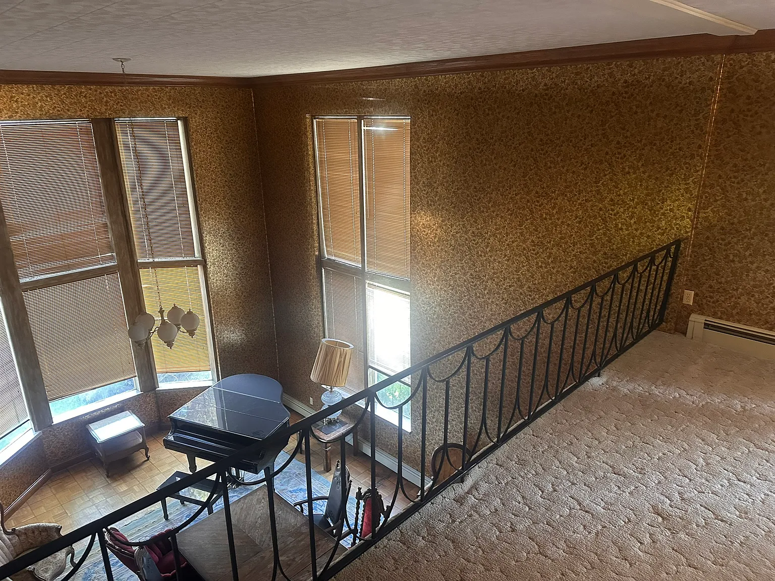 6 bed, 3.5 bath, 4604 sqft, $3,995 — Photo 4