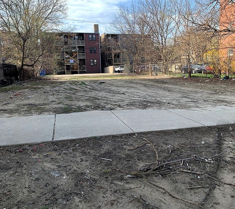 2nd image of 719 E 50th St