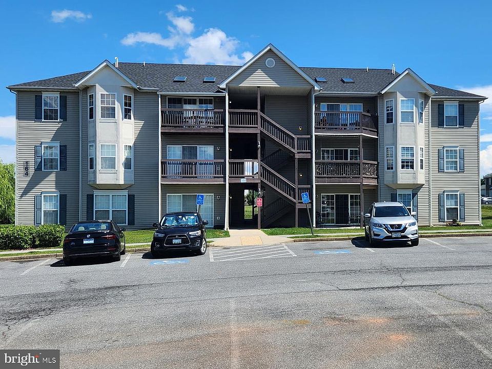 1st image of 164 Brookland Ct APT 11