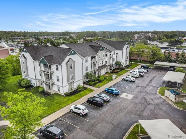 15200 Silver Pkwy APT 206, Fenton, MI 48430