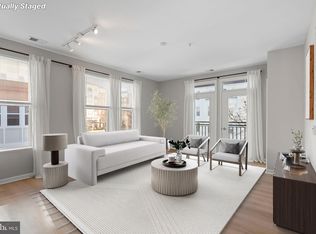 2665 Prosperity Ave APT 319, Fairfax, VA 22031