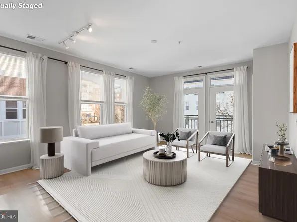 2665 Prosperity Ave APT 319, Fairfax, VA 22031