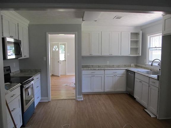 4th image of 120 Roseland Dr