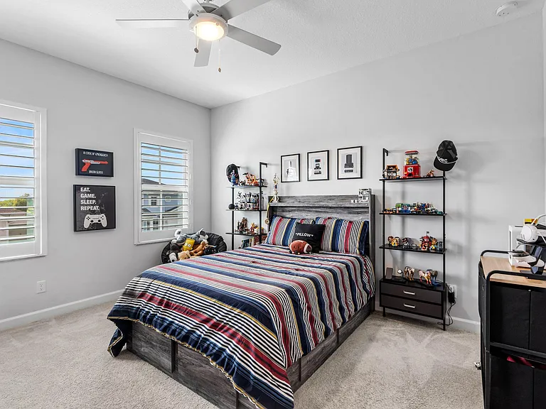 981 Castaway Ct — Photo 31