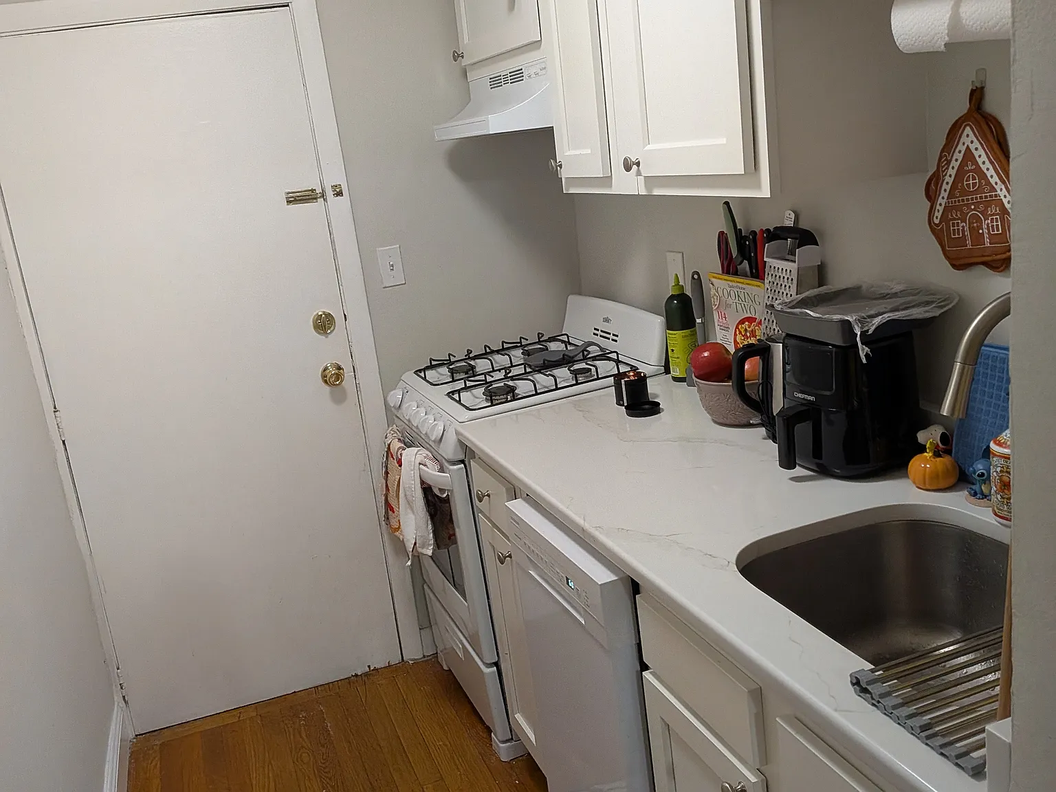 1 bed, 1.0 bath, $2,550 — Photo 2