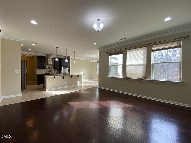 1065 Bender Ridge Dr — Photo 6