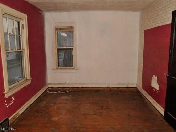 5th image of 13002 Maplerow Ave