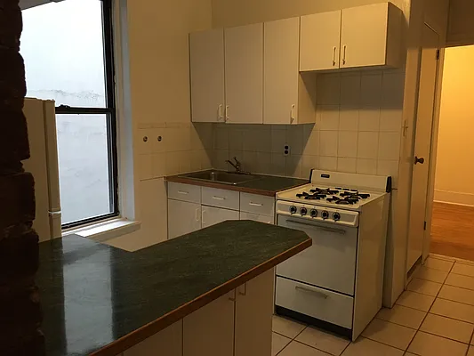 Rented by Chartwell Manhattan Realty | media 48