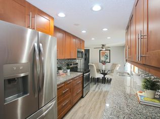 2320 Jonquil Ln N, Plymouth, MN 55441