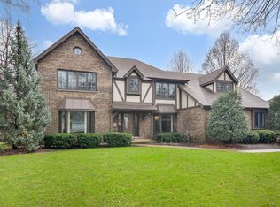 798 E Gartner Rd, Naperville, IL 60540