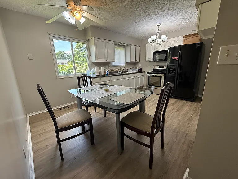Open kitchen and dinning area