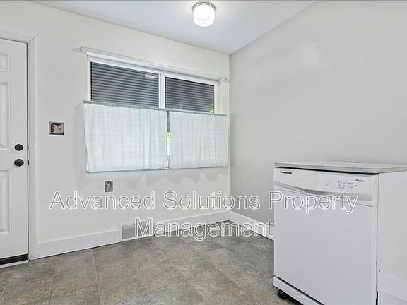 5th image of 3931 S Olympic Way
