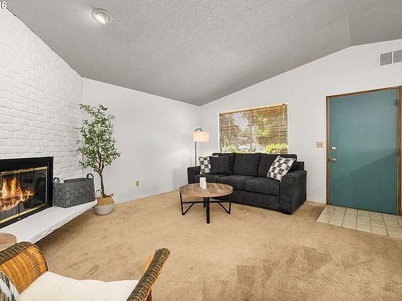 5th image of 2920 SE 138th Ave