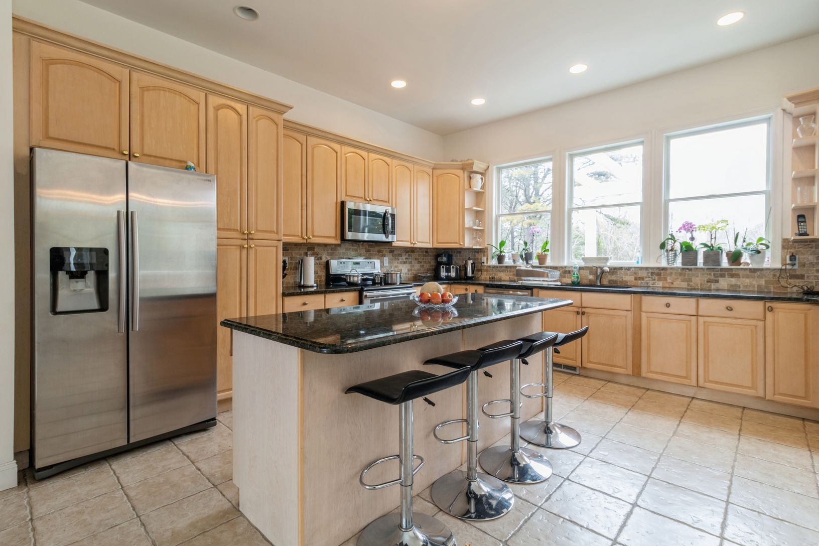  Counter seating 