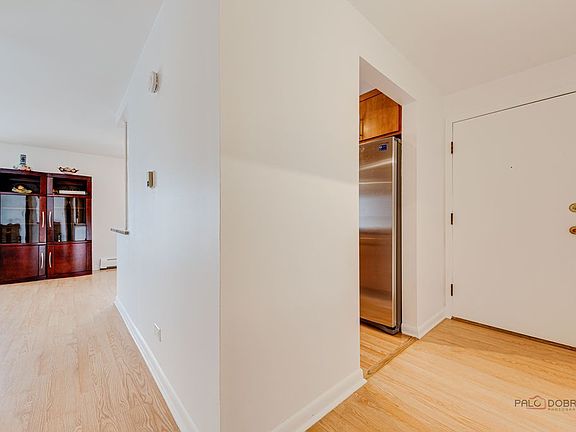 5th image of 915 Graceland Ave APT 2C